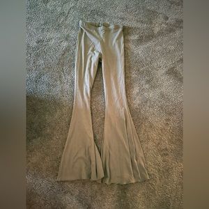 Wide bottom gray leggings